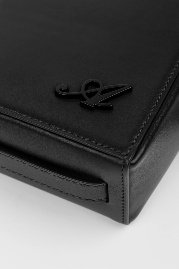 Cubic Leather Pouch Black Axel Arigato