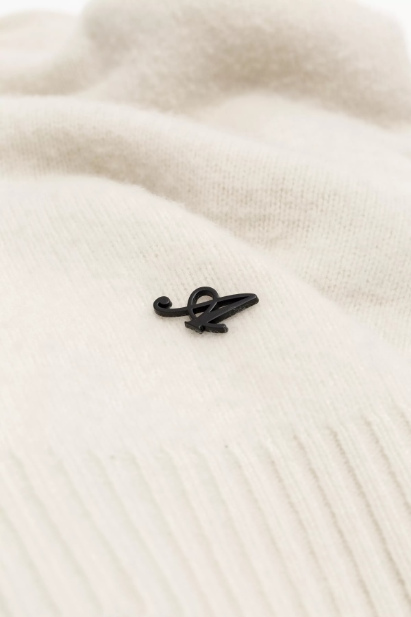 Signature Pin Black Axel Arigato