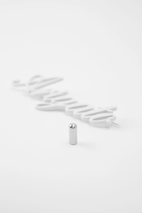 Axel Arigato White Arigato Pin