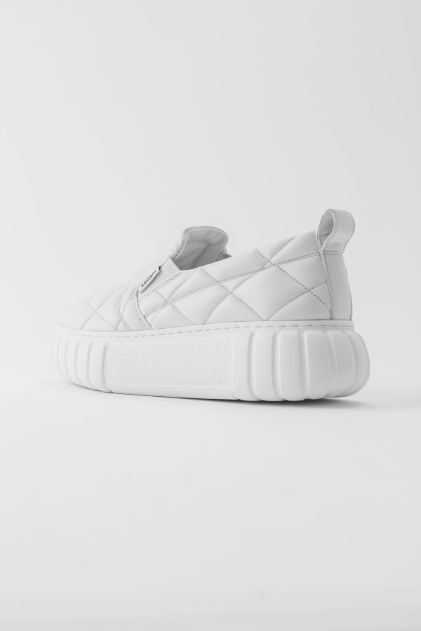 Haze Slip On White Axel Arigato