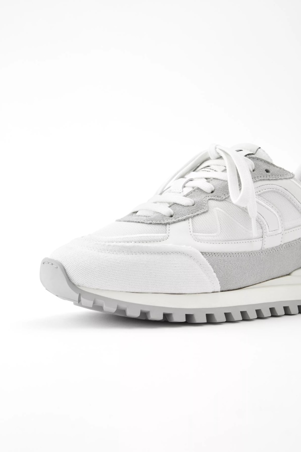 Sonar White Grey Axel Arigato