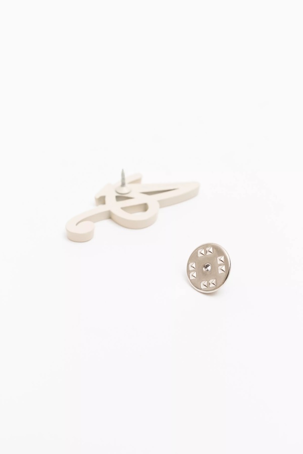 Axel Arigato Pale Yellow Signature Pin